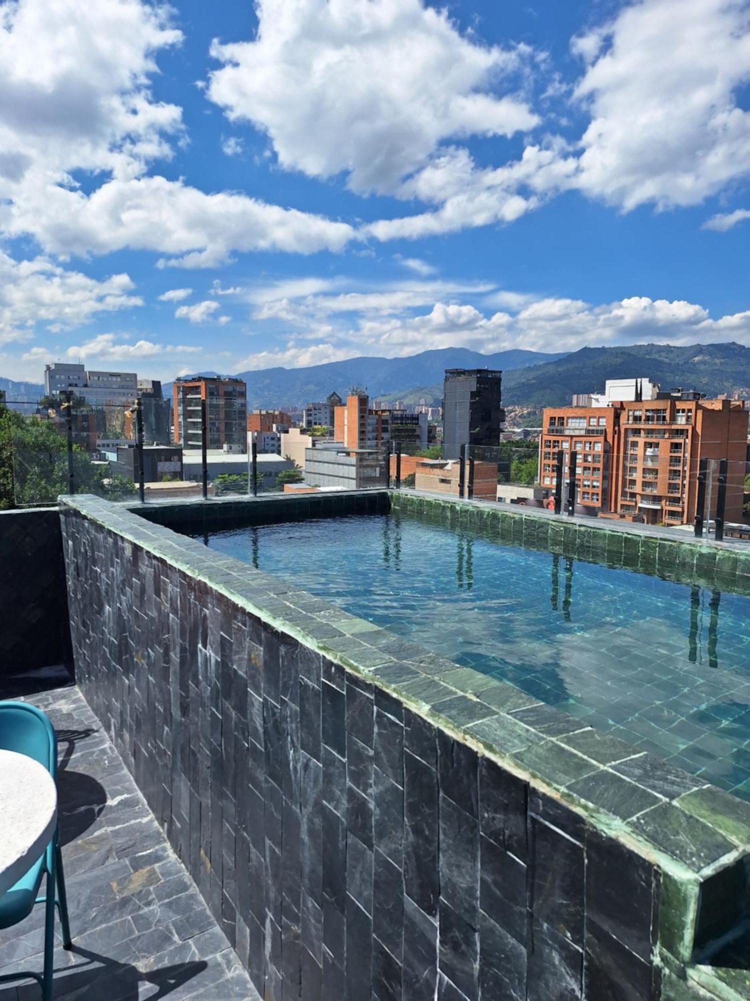Hotel Zelva Negra ميديلين المظهر الخارجي الصورة